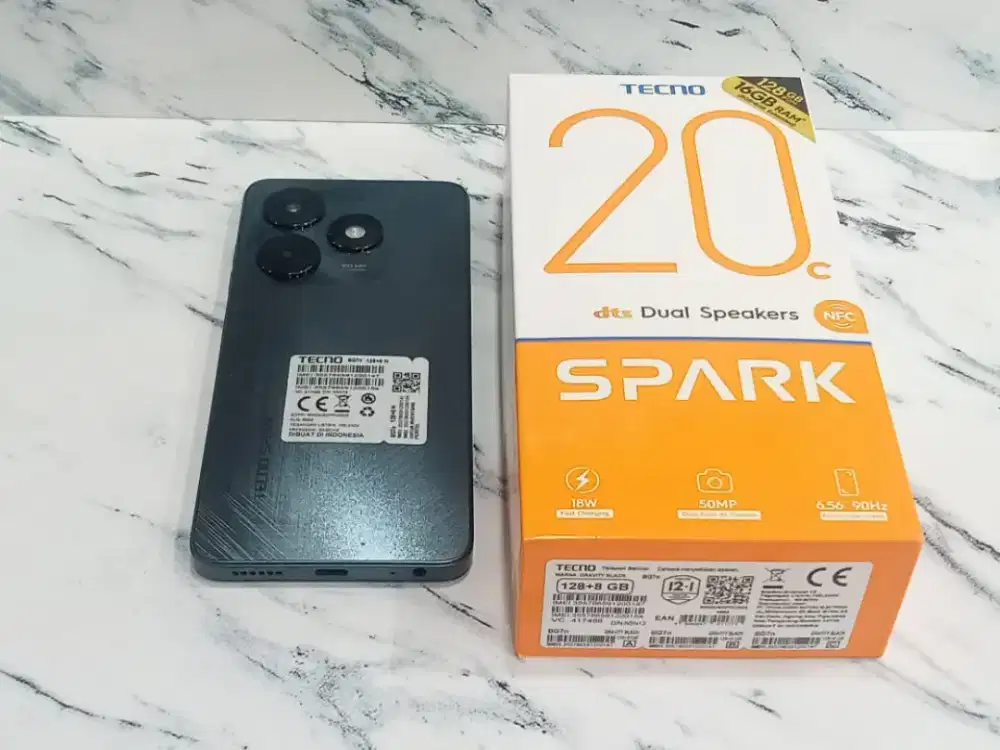 second tecno SPARK 20 C 8/128 GB garansi juni 2025 harga 900 nett
