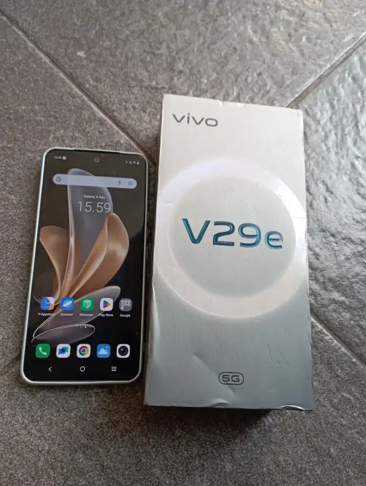 Jual cepat Vivo V29e Fullset pemakaian cewek