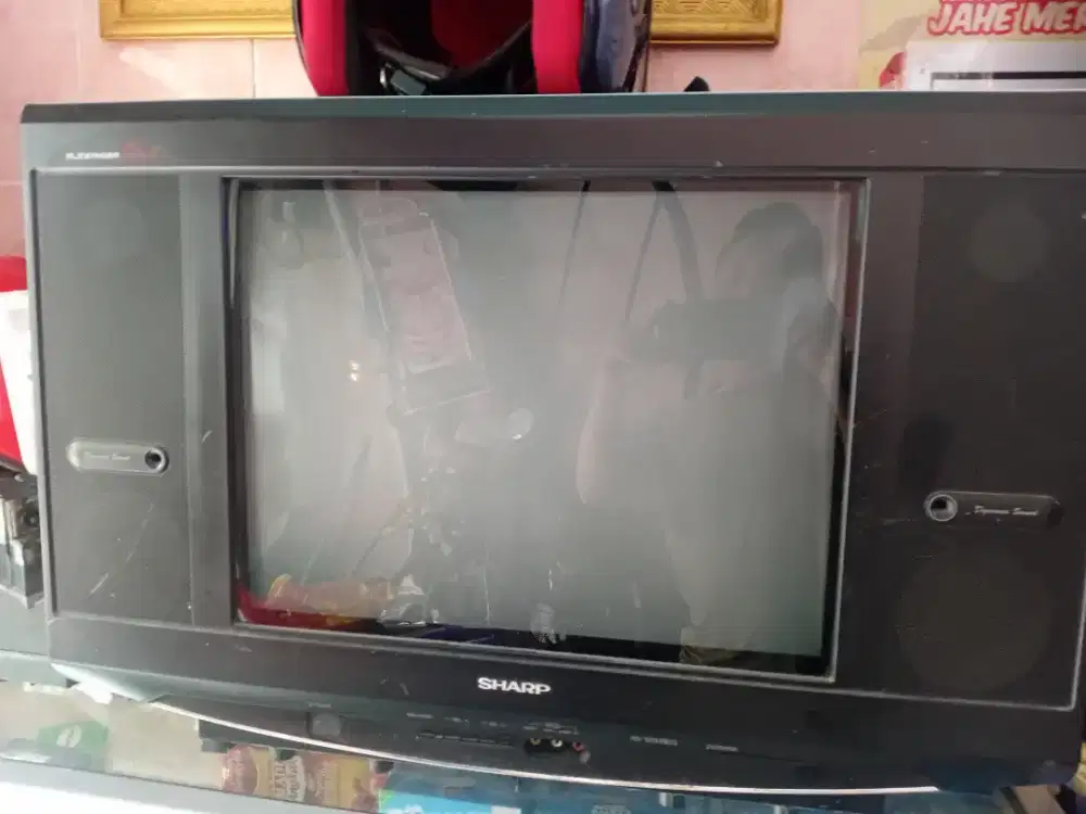 TV Sharp tabung 21 inci