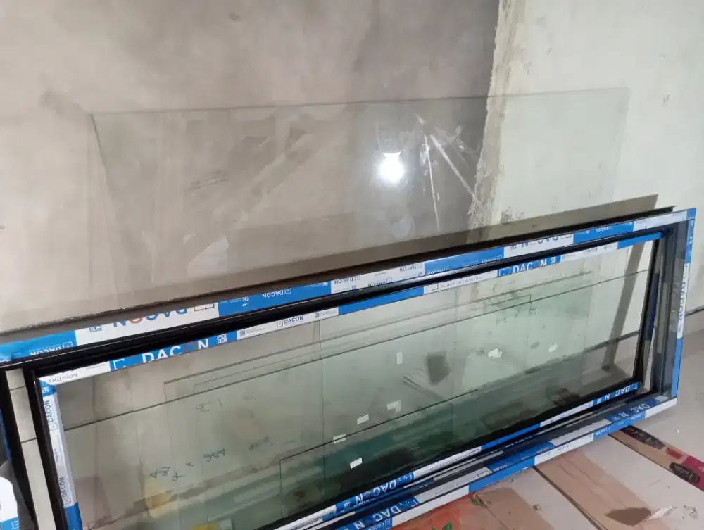 kusen aluminium Dan kaca murah