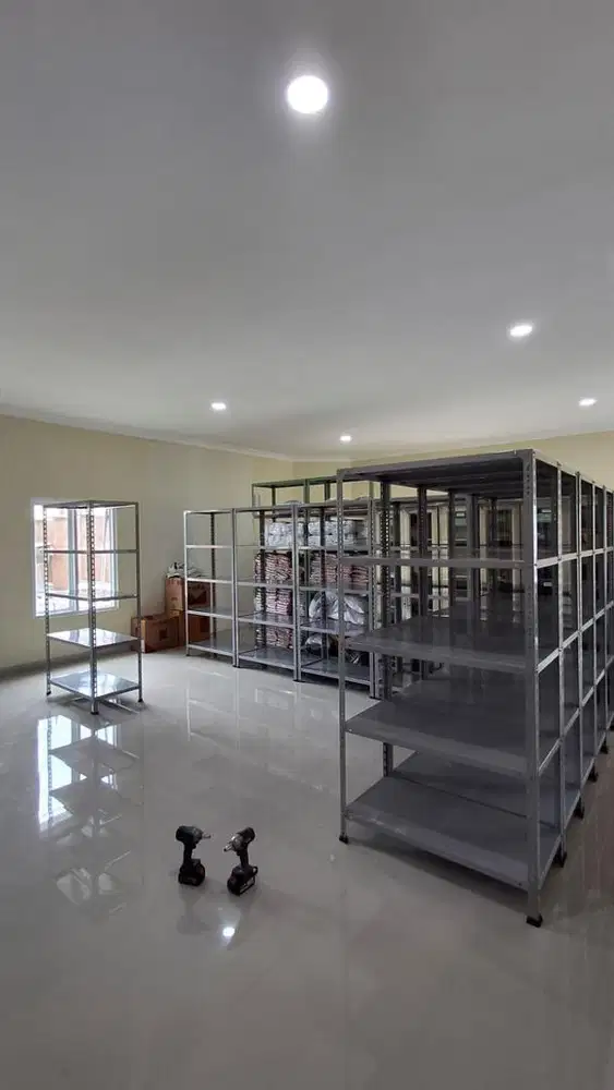 Rak gudang serbaguna