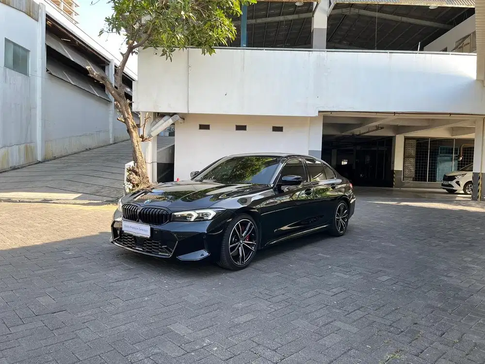 BMW 330i M-Sport Pro 2024 (Head Up Display)