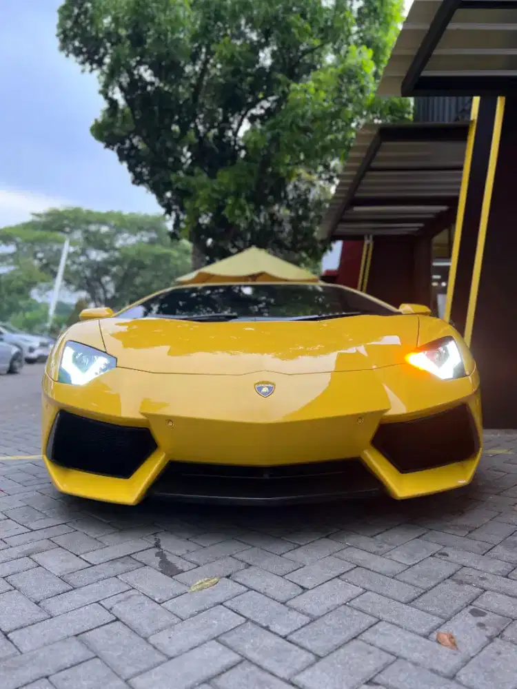 Lamborghini Aventador LP700-4 2013 Giallo Orion