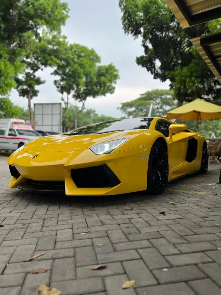 Lamborghini Aventador LP700-4 2013 Giallo Orion
