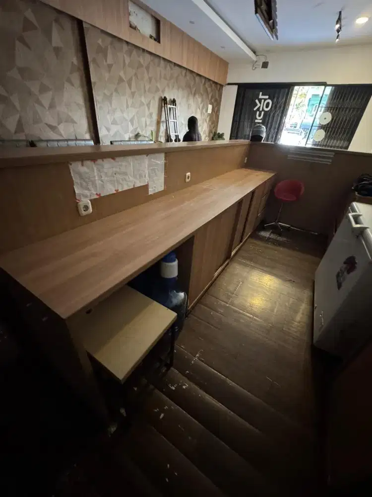 Meja kasir kabinet booth cafe coffee shop bekas