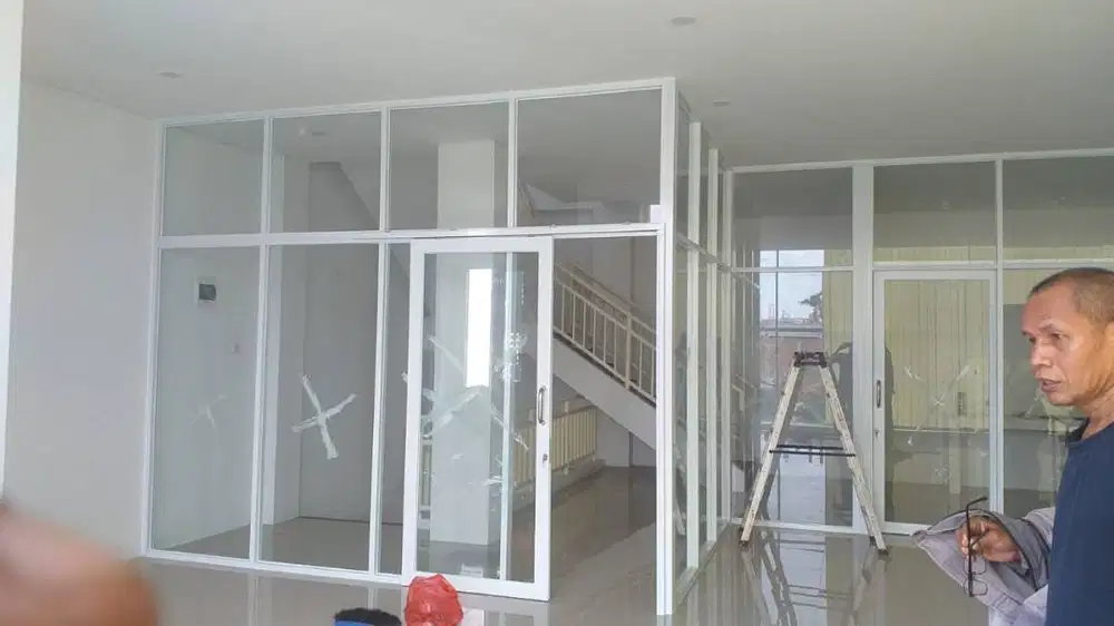 Pasang Kusen Aluminium + Pintu Untuk Kantor + Cat + Kaca Untuk Kantor