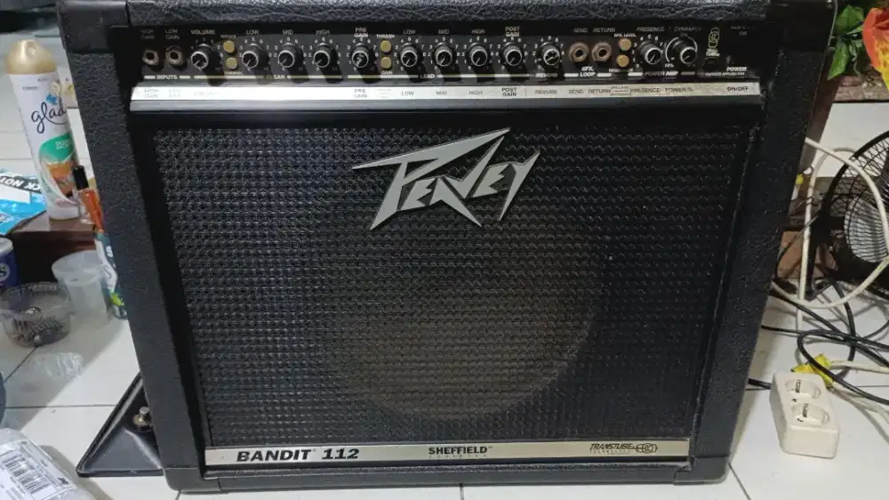 Jual murah 1 paket Guitar + Amplifier