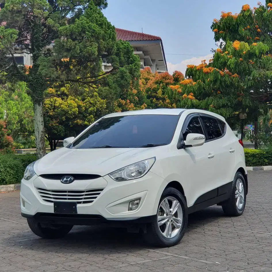 HYUNDAI TUCSON 2.0 AT 2011 PUTIH