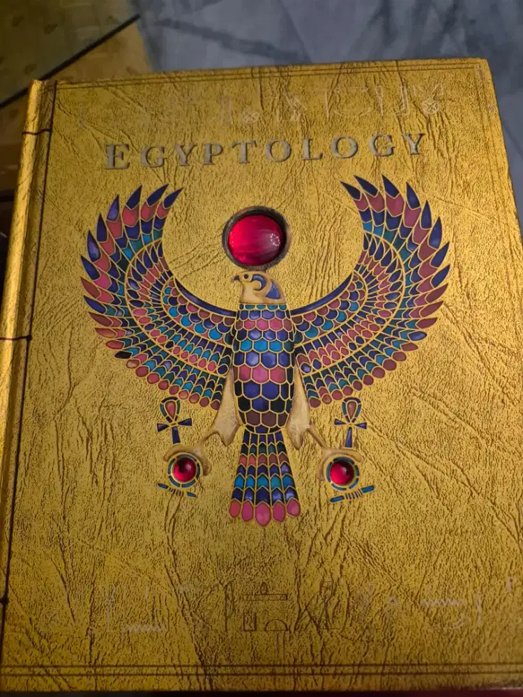 Buku EGYPTOLOGY