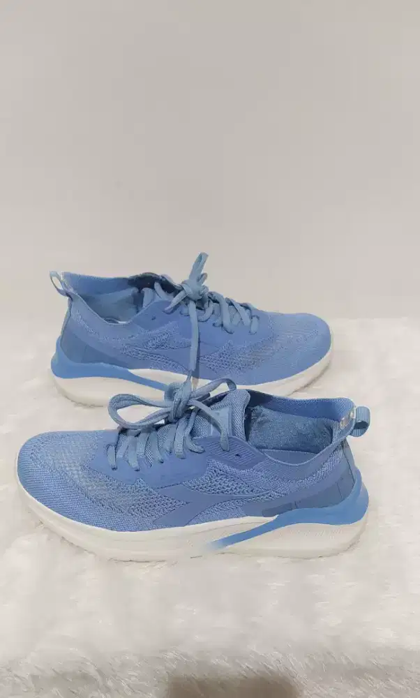 DIADORA ORIGINAL (SIZE 37)