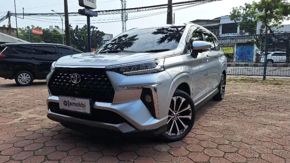 DP Rendah  11JT Toyota Avanza 1.5 Veloz Q Bensin-AT 2021 Silver