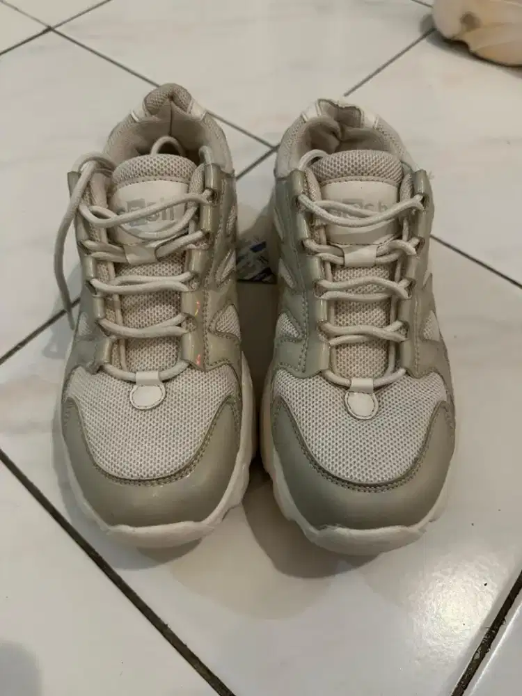 Sepatu merk G*sh size 39