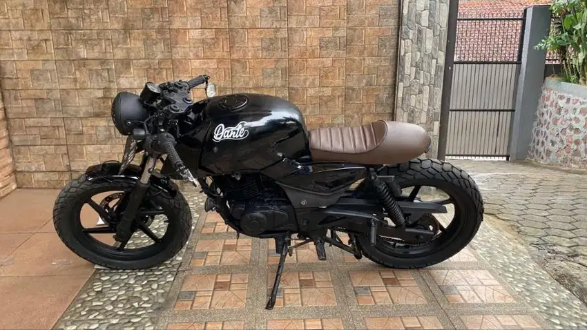 custom caferacer basic Bajaj Pulsar 180 ug4