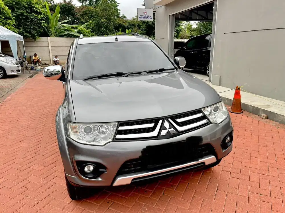 Mitsubishi Pajero exceed 2.5 diesel VGT 2014 AT silver metallic