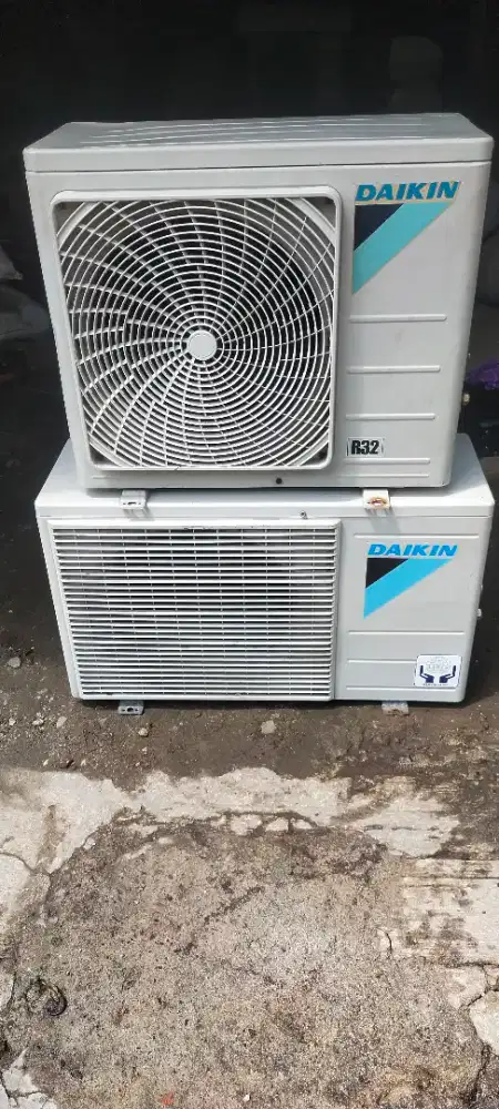 Punya ac mati atau bekas.saya siap nampung