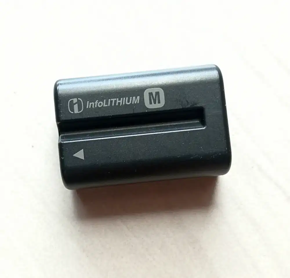 Batere Sony NP-FM500H ORI u/Sony SLT dan Sony DSLR