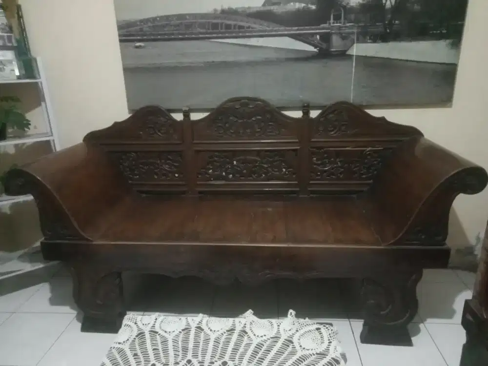 Satu set bangku kayu jati asli