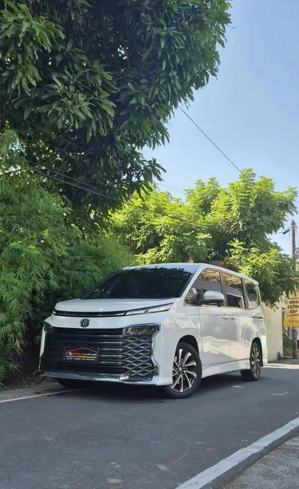 TOYOTA all new VOXY 2.0 TSS, th 2023, km 30 ribuan