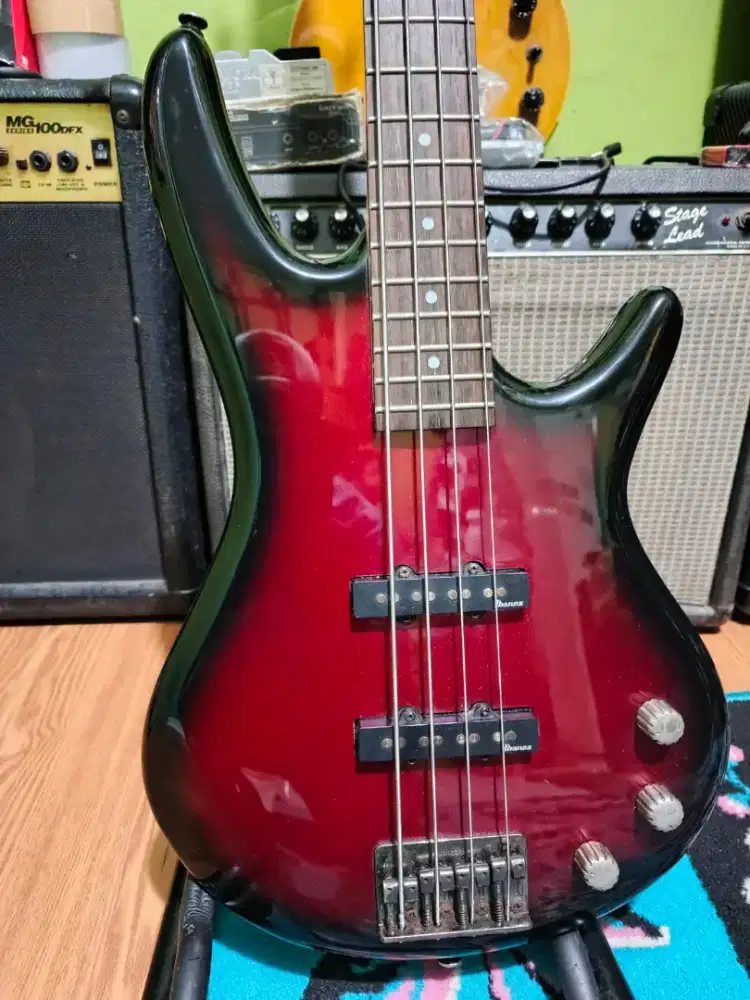 BASS IBANEZ GIO GSR180 SEPERTI BARU GRESS