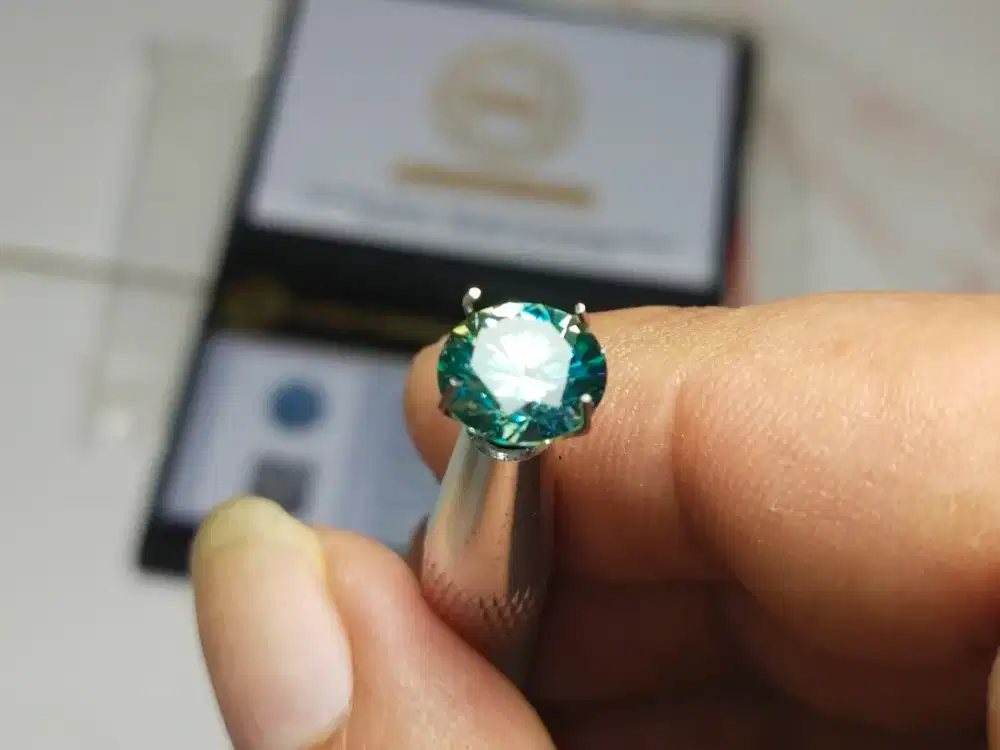 Bluish Green Moissanite 2.68 Ct Memo WGL