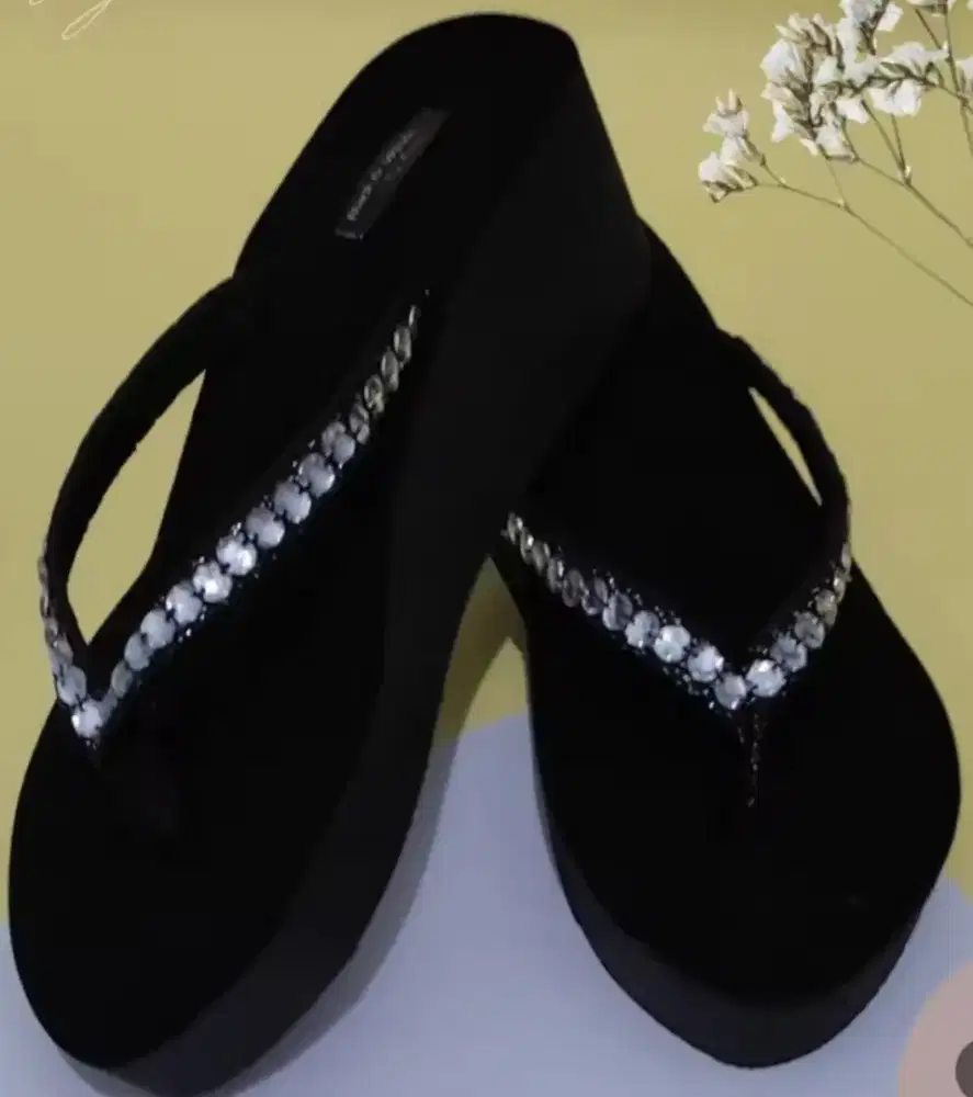 3 Psg Sandal Hanya 100rb