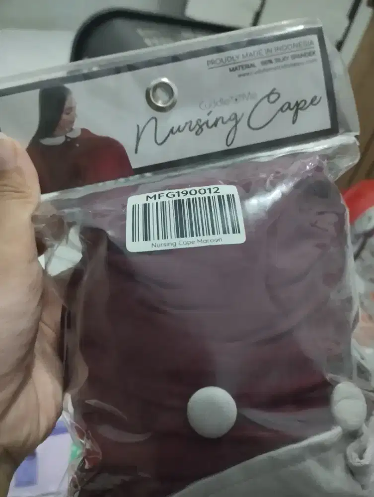 Nursing cape Cuddle Me (Maroon)