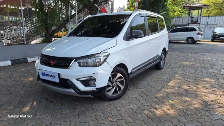DP MURAH Wuling Confero 1.5 Bensin-MT 2019 BIJ