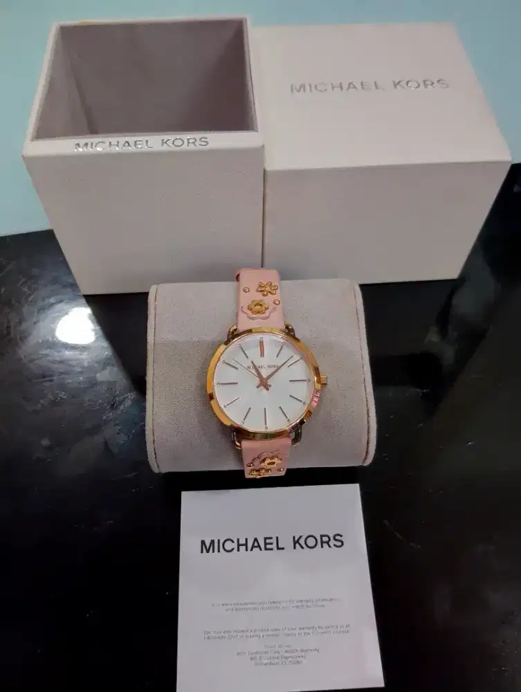 Jam tangan wanita Michael Kors