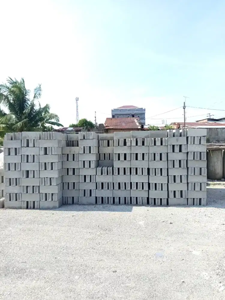 Batako Dinding Bolong (38.5 x 17 x 9 cm)