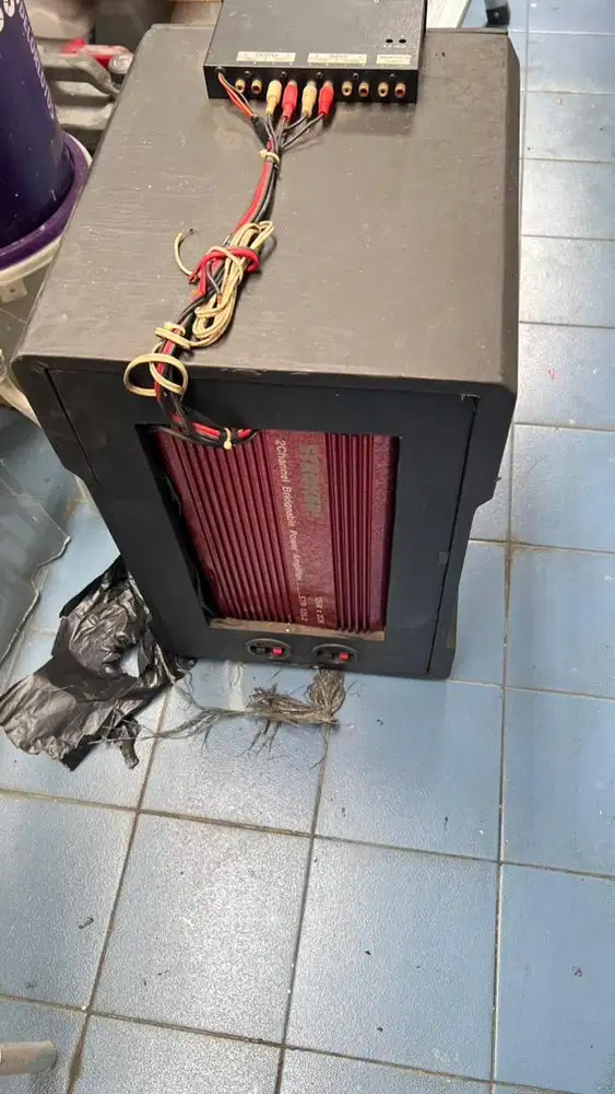 Speaker AKTIF dan amplifier STROKER