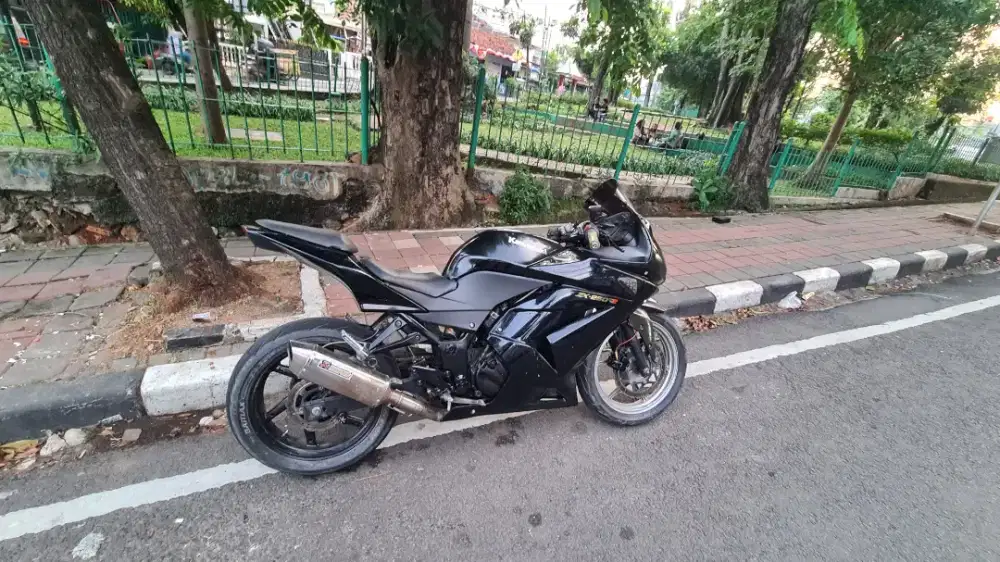 Ninja 250 R Karbu 2 Silinder.