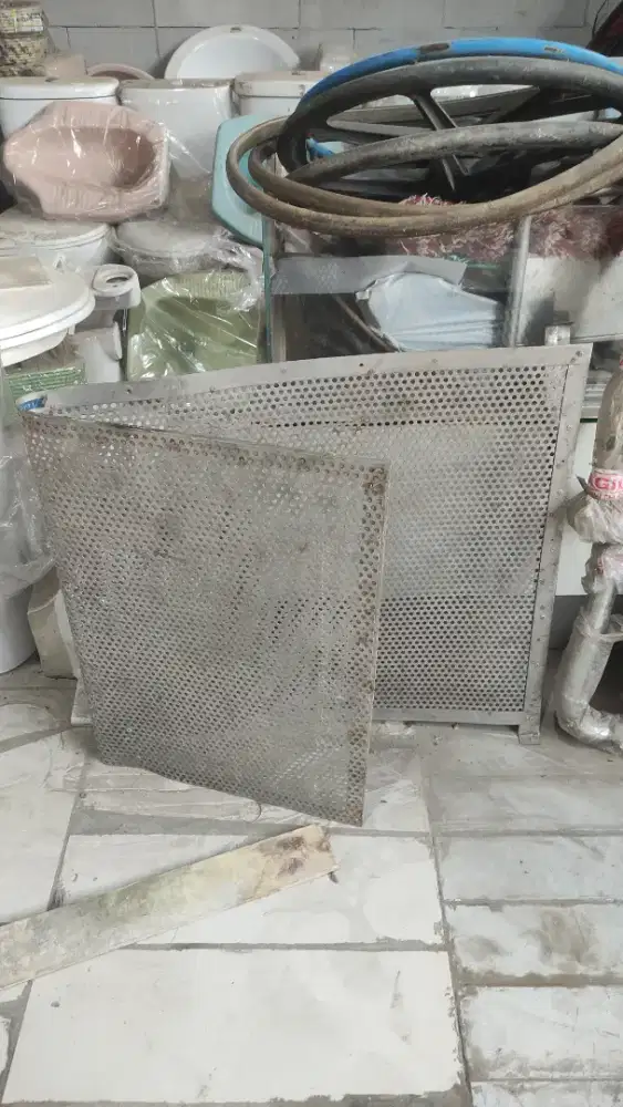 PLAT LUBANG STAINLESS 304 UKURAN 132 X 71 KETEBALAN 2 MM