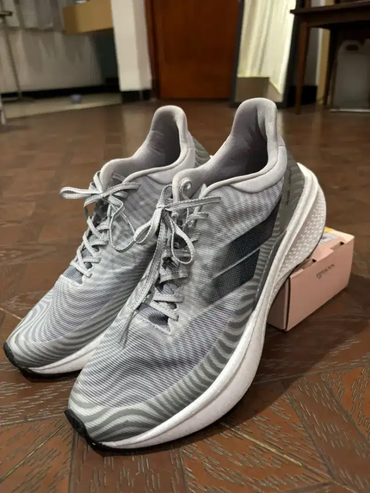 Sepatu mills original