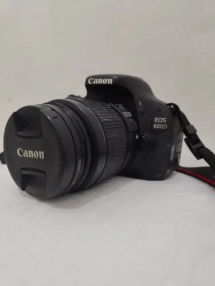 JUAL CEPAT DSLR CANON EOS 600D + Lensa KIT 18-55mm + Tas kamera