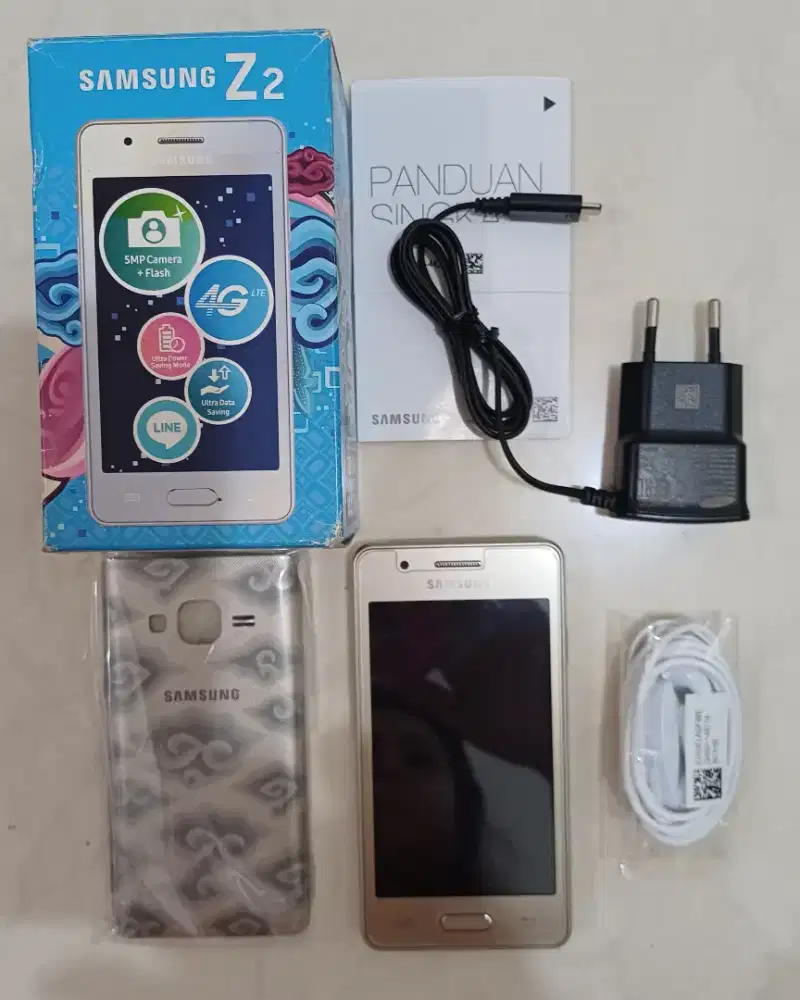 SAMSUNG Z2 Hp Android / OS Tizen - Gold ( BEKAS SEPERTI BARU )