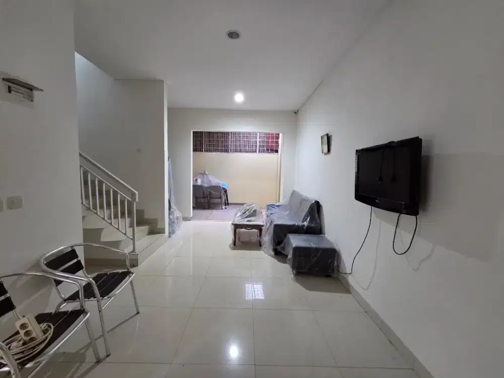 Disewakan rumah the atmospere tjg bunga 7x12 2lt include furnish