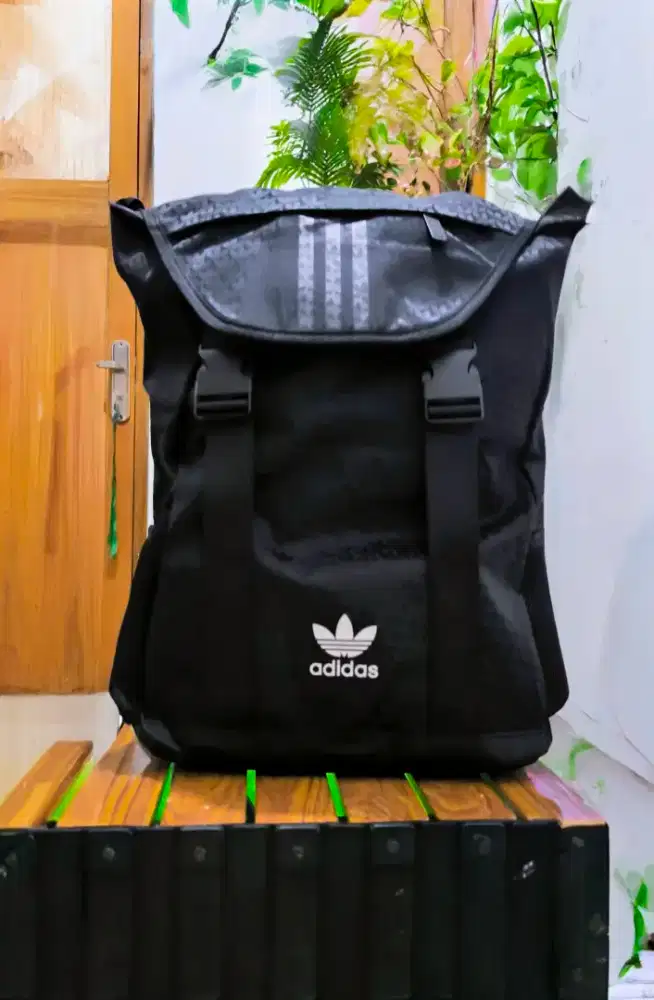 Tas Ransel Adidas motif Monogram