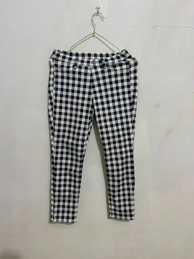 Uniqlo Slim Fit Strech Pants