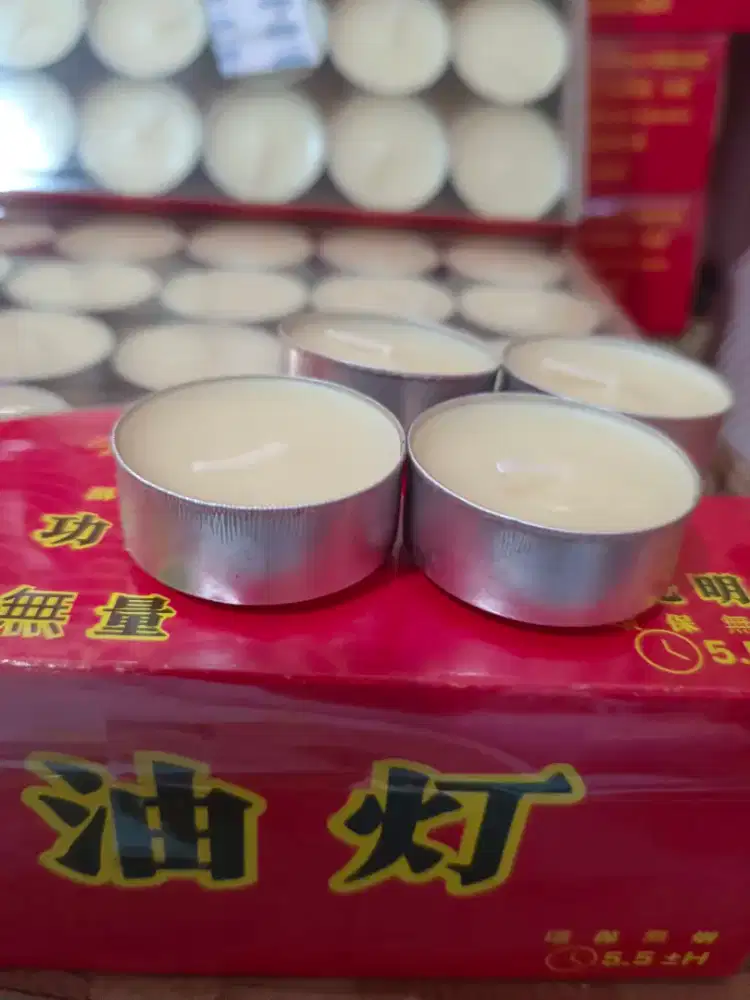 Tealight candles lilin sembayang atau lilin dekorasi