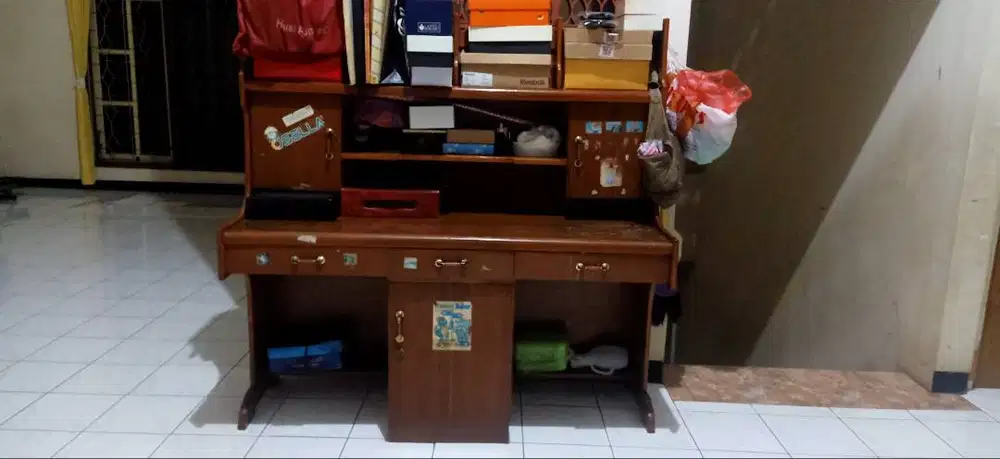 Meja belajar jati