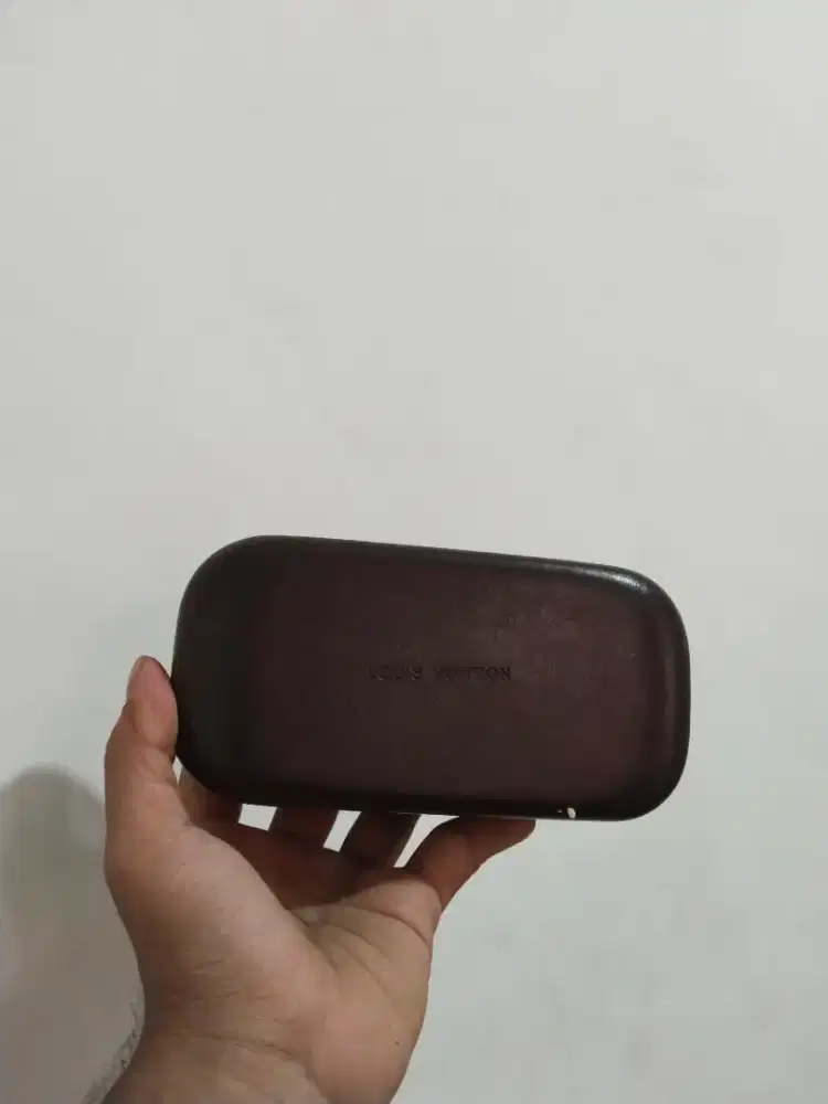 Kotak kacamata Louis Vuitton original