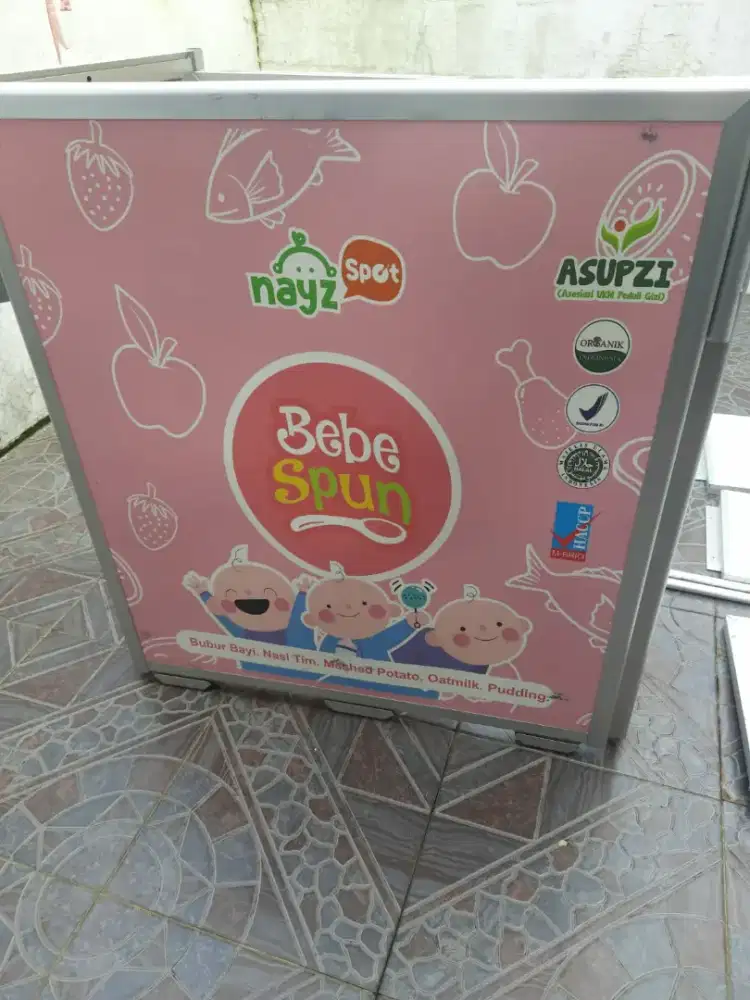 Booth Meja Jualan/Usaha Bekas Bubur Bayi