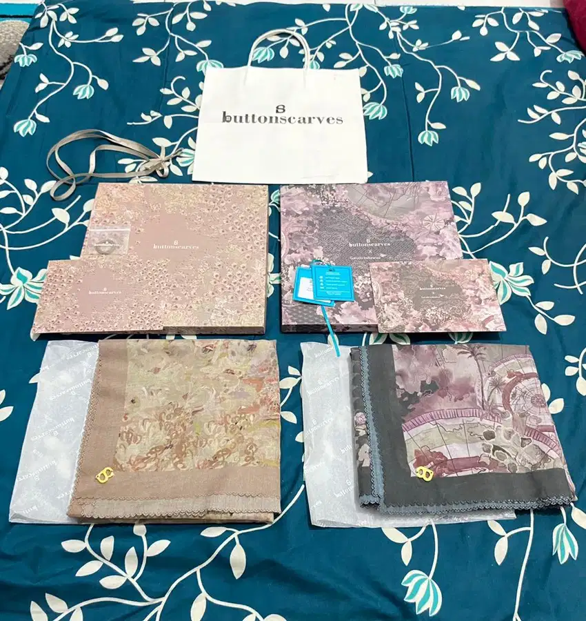Preloved Buttonscarves