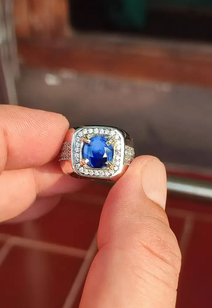 NATURAL BLUE SAPPHIRE SRILANKA ANTIQUE FACE 2.02 CTS