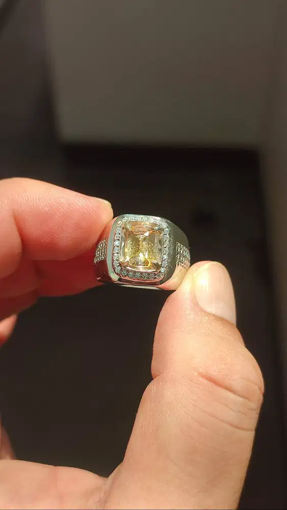 HQ NATURAL YELLOW SAPPHIRE CUSHION CUT 2.09CTS