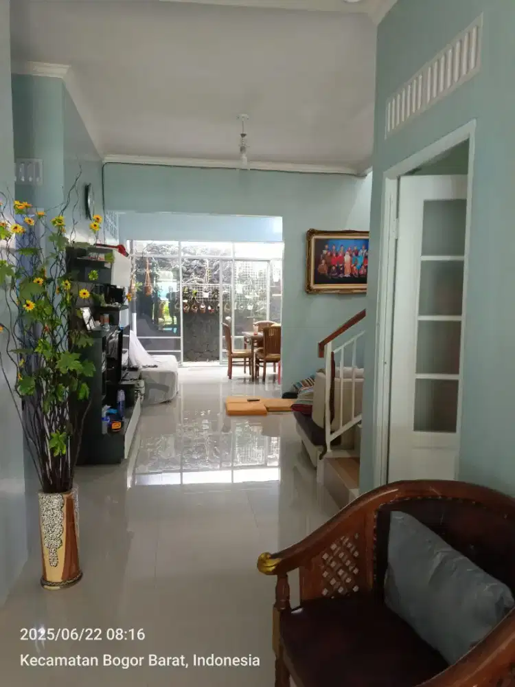 Rumah asri, lt 222, lb 250, 5 kt, 3 km, di lingkungan asri bisa KPR
