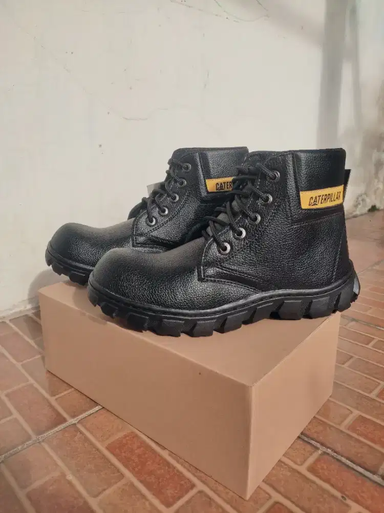 Sepatu Safety Pria boots Ujung Besi