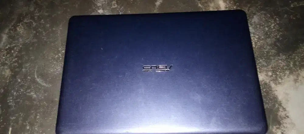 Notebook Asus E203