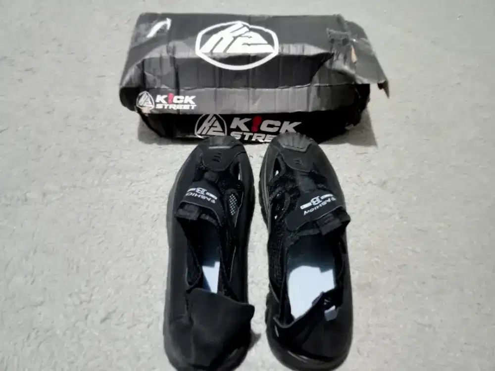 Sepatu merk kick street