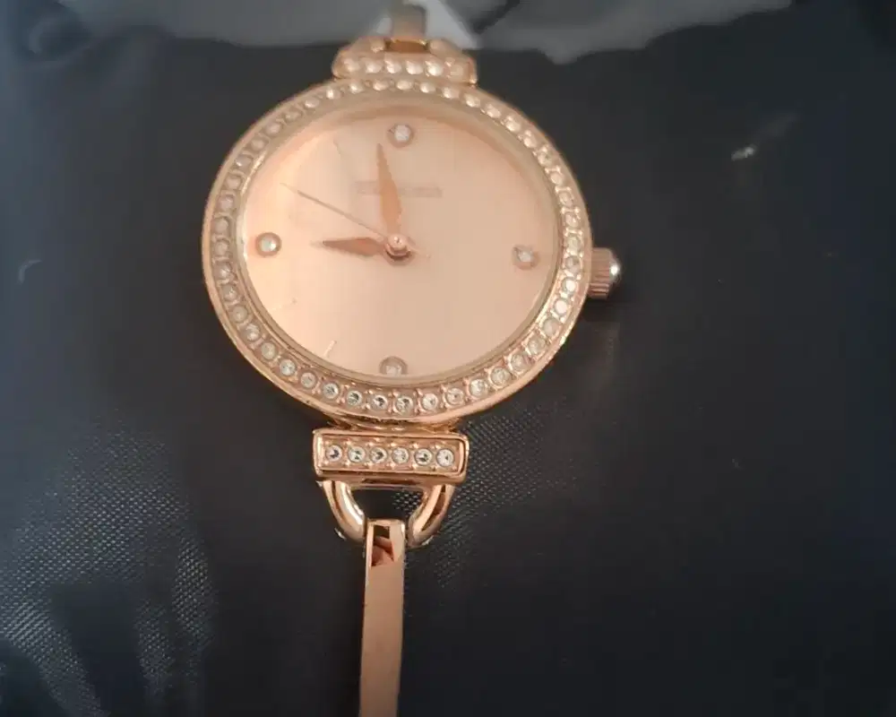 Dijual jam tangan wanita Elizabeth ori